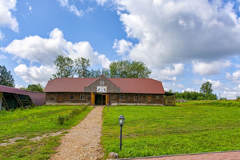 Barn Roof Construction in Bryn Mawr, PA